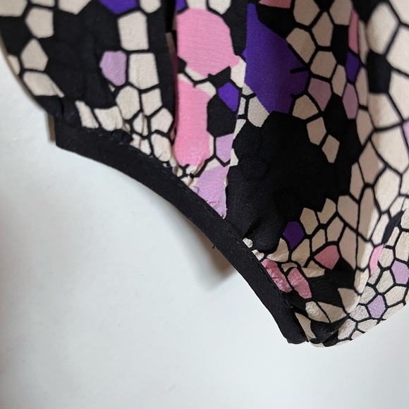 Yumi Kim Geometric print 100% Silk Blouse size S - Picture 4 of 10